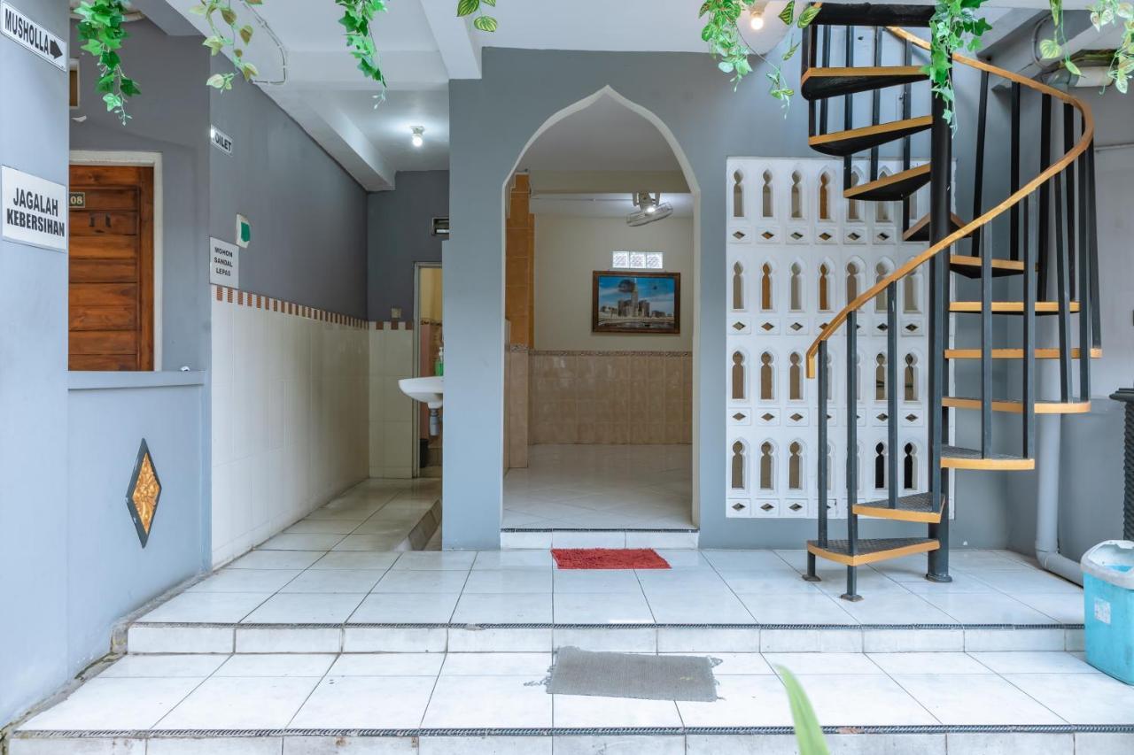 Metro Malioboro Living Hotel Yogyakarta Ngoại thất bức ảnh