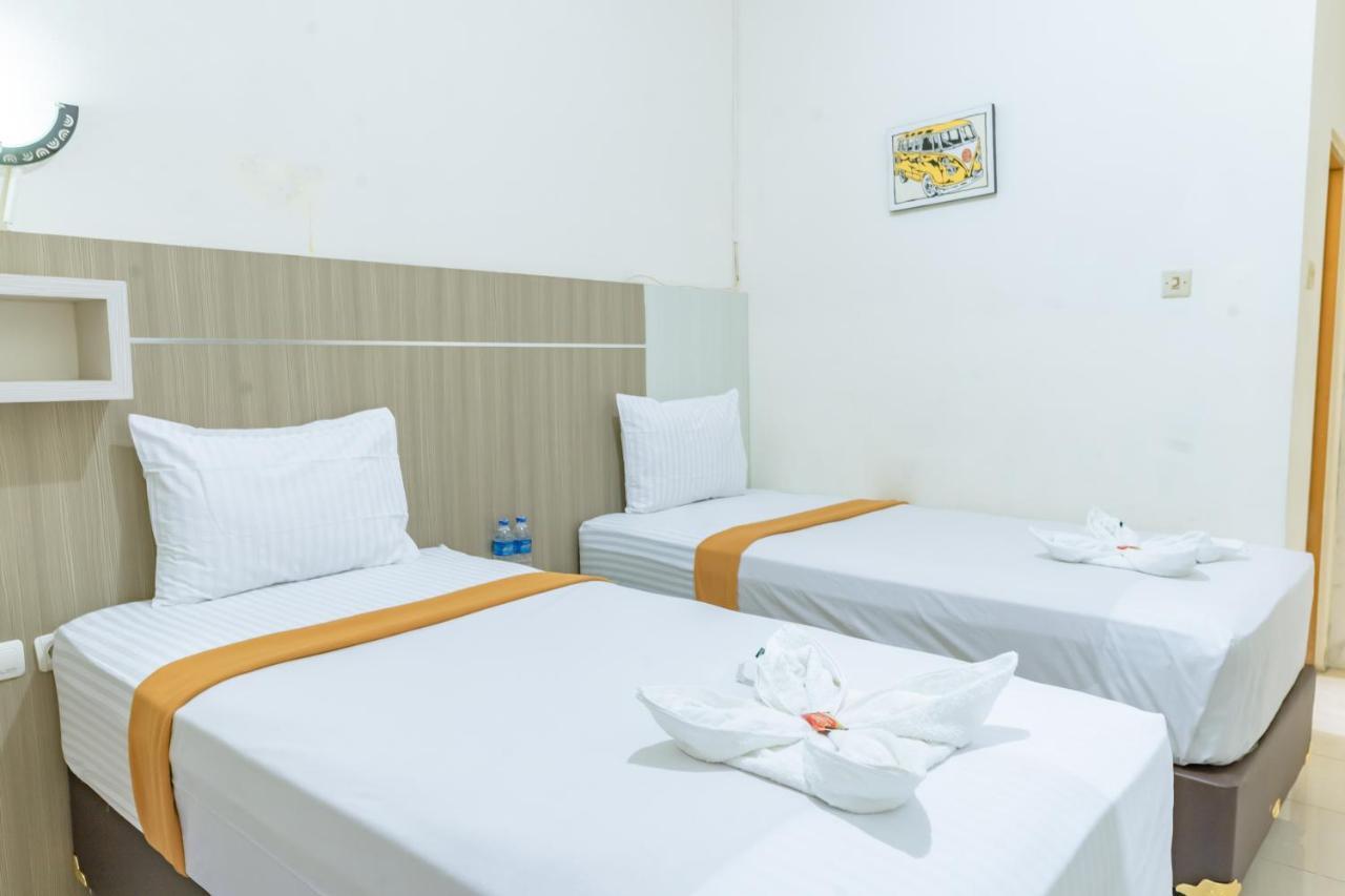 Metro Malioboro Living Hotel Yogyakarta Ngoại thất bức ảnh
