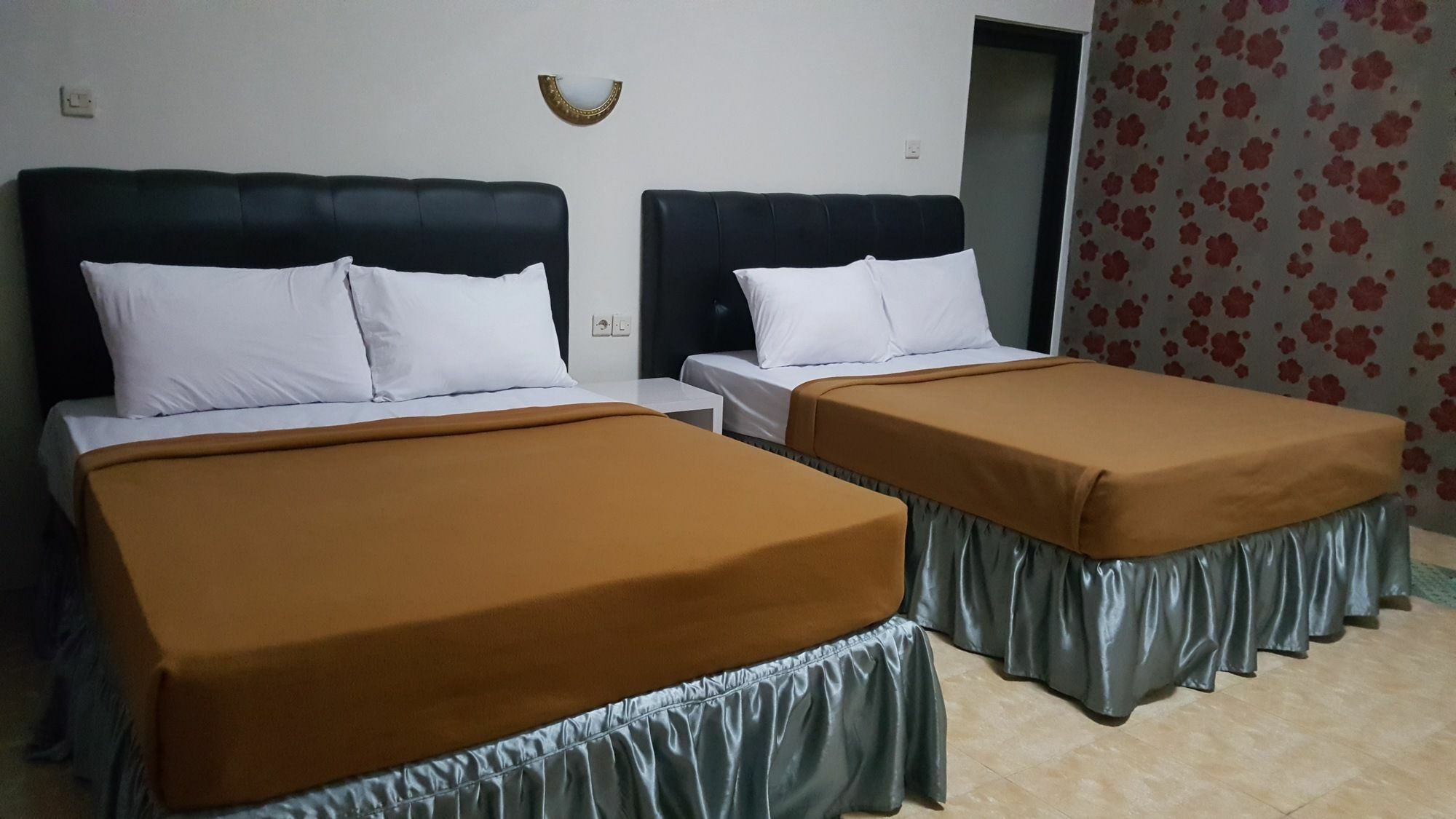 Metro Malioboro Living Hotel Yogyakarta Ngoại thất bức ảnh