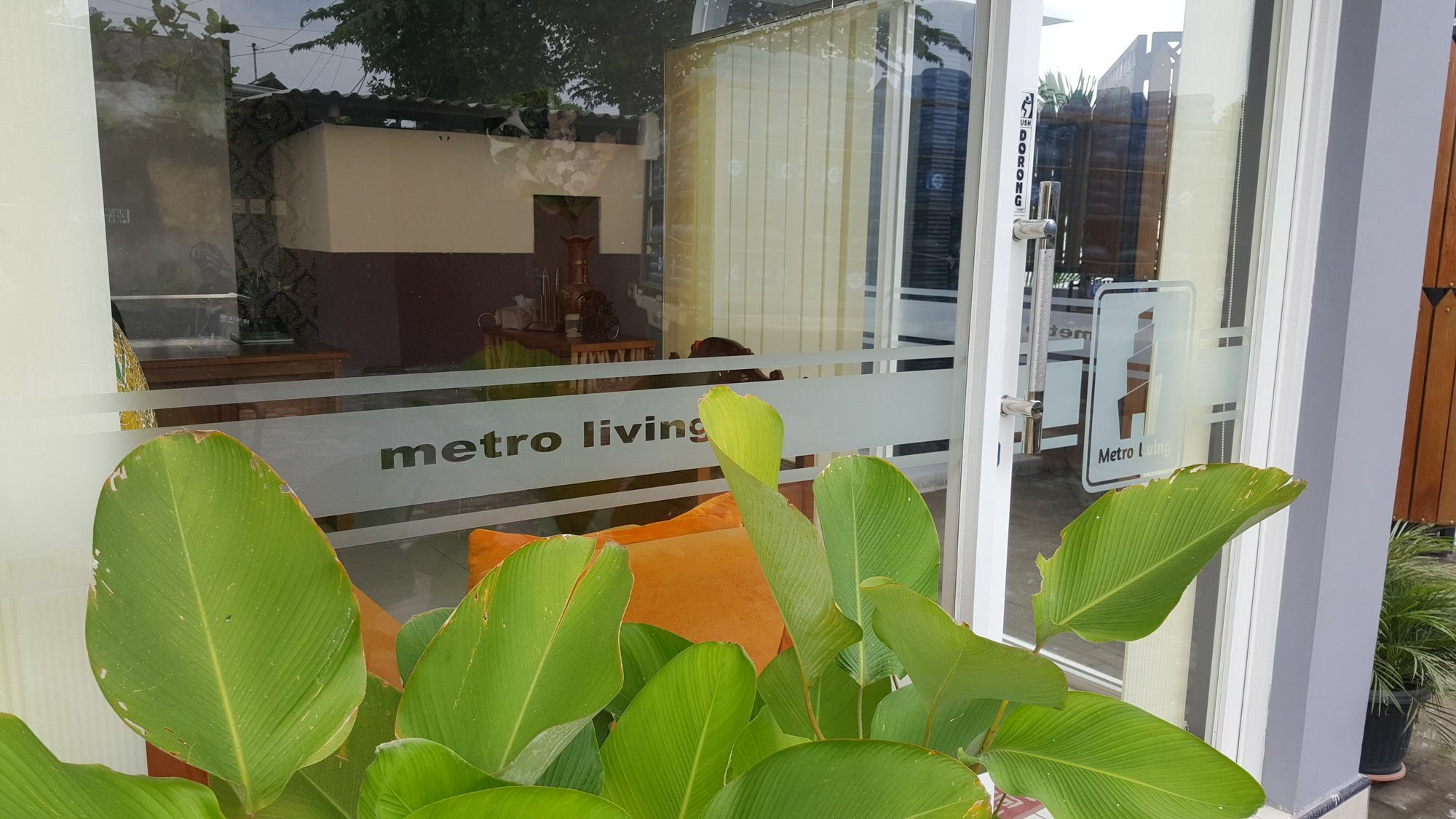 Metro Malioboro Living Hotel Yogyakarta Ngoại thất bức ảnh